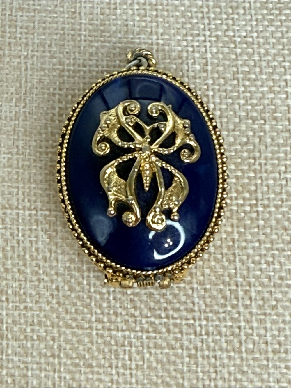 Vintage 70’s-80'S Max Factor glace  Perfume compact enamel Pendant